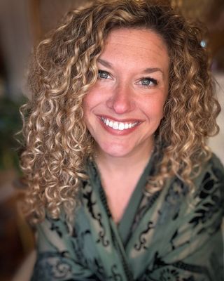 Photo of Lauren Abbott, Pre-Licensed Professional