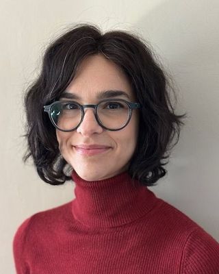 Photo of Julie Ochman, Registered Psychotherapist (Qualifying), RP (Q), MACP