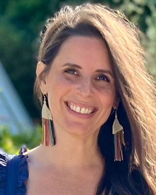 Photo of Tracy Sachs, Associate Marriage & Family Therapist in Westlake Village, CA