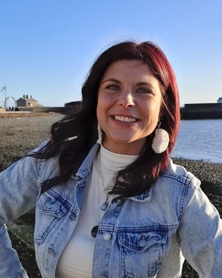 Photo of Danielle Du Plooy, Psychotherapist, MSc, HCPC-Art Therap.