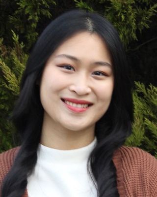 Photo of Nhi Le, Counsellor, RCC, MCP, BSc