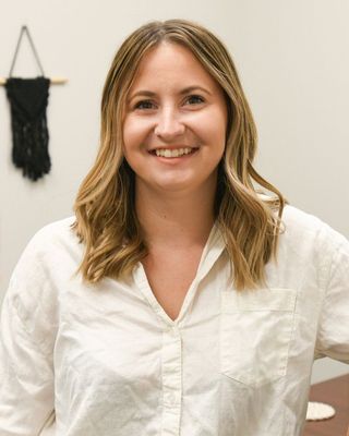 Photo of Bri Tomaszewski, Clinical Social Work/Therapist, MSW, LCSW