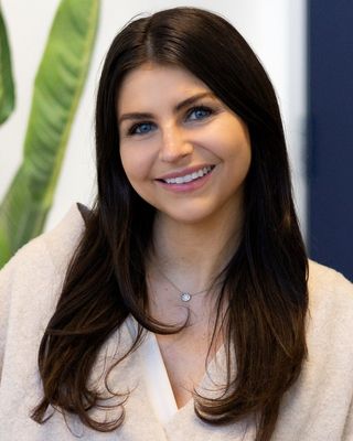 Photo of Corinne Bloom, Clinical Social Work/Therapist, MSW, LSW