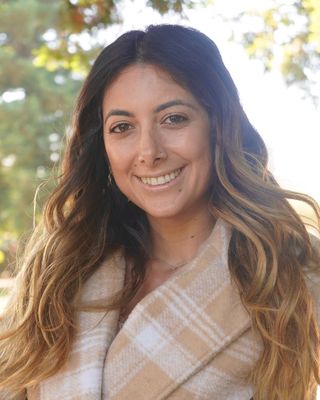 Photo of Roxy Mandisen, Clinical Social Work/Therapist, LCSW