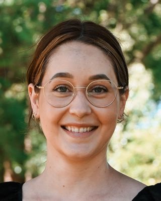 Photo of Lilli Braidwood, Social Worker, MA, AMHSW