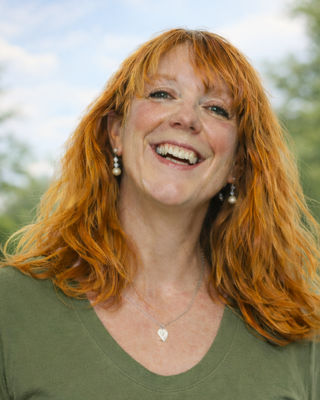 Photo of Karen Edmonds, Psychotherapist, MNCPS Acc.