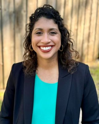 Photo of Ali Gonzalez, Pre-Licensed Professional, MSEd, MA