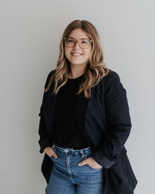 Photo of Samantha Girard, Clinical Social Work/Therapist, MSW, RSW