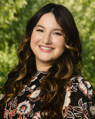 Photo of Claudia Garza, Marriage & Family Therapist, MS, LMFT