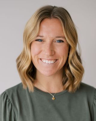 Photo of Emily McQueen, Pre-Licensed Professional, LAMFT