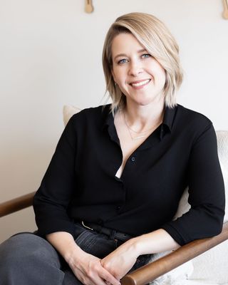 Photo of Kristen Hodges, Registered Psychotherapist, RP, RMFT