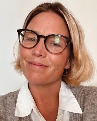 Photo of Becca Gatrell Okell, Psychotherapist, UKCP Trainee