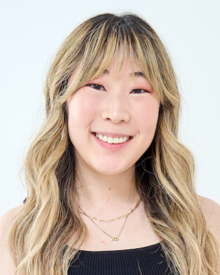 Photo of Stephanie Shin, Marriage & Family Therapist, LMFT