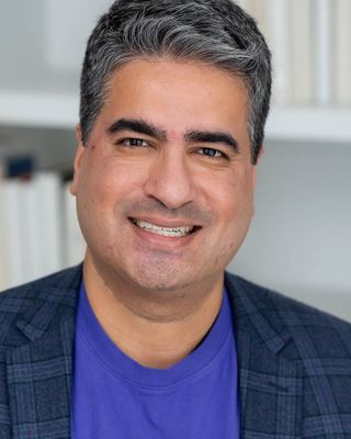 Photo of Shahrukh Shah, Registered Psychotherapist (Qualifying), CPA