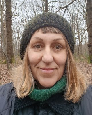 Photo of Dawn Collins, Counsellor, MBACP Accred