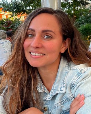 Photo of Carlinne Barros, Pre-Licensed Professional, MSW