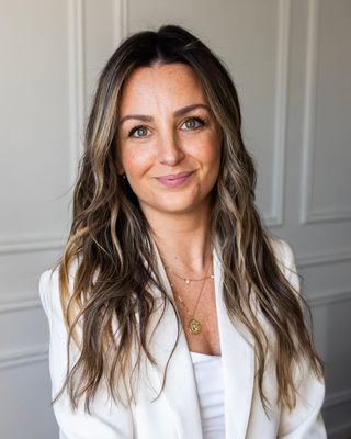 Photo of Lauren Auwood, Marriage & Family Therapist, MA, LMFT