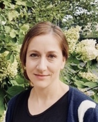 Photo of Sarah Waldman, Registered Psychotherapist in Toronto, ON