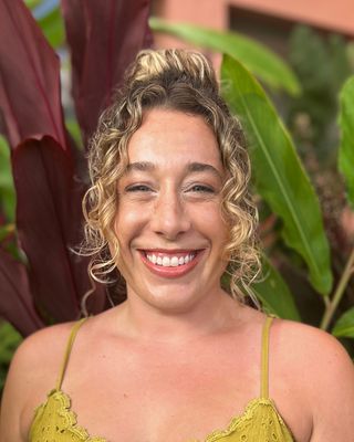 Photo of Mari Mora, Marriage & Family Therapist, MA, LMFT