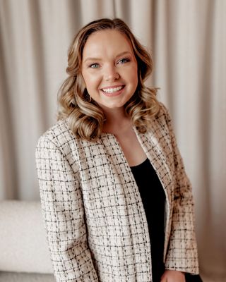 Photo of Sarah McGill, Psychologist, PhD, LP