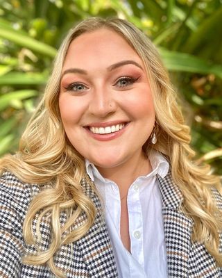 Photo of Stephanie Nicole Dow, Registered Mental Health Counselor Intern in Lakeland, FL