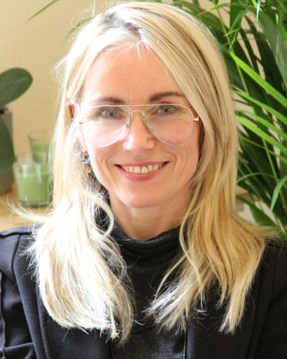 Photo of Jacquie Lyons, Psychotherapist, DCounsPsych, MBACP