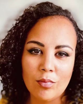 Photo of Amaris Raiana, Psychotherapist, COSRT Reg.