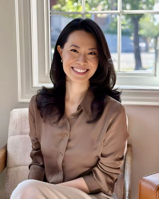 Photo of Lyonne Cheng, Registered Psychotherapist, MA, RP, SEP