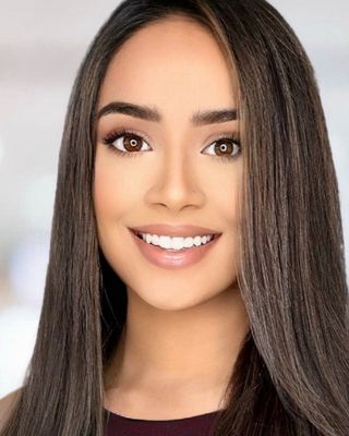 Photo of Stephanie Fernandes, Psychiatric Nurse Practitioner, PA-C