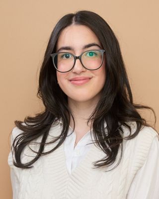 Photo of Alysha Leal, Registered Psychotherapist (Qualifying), BSc, MACP