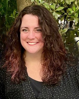 Photo of Erin Loomas, Pre-Licensed Professional