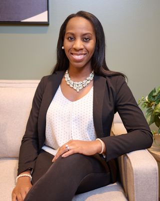 Photo of Dr. Chinyelu Muonagolu, Counselor, PhD, LCPC, NCC