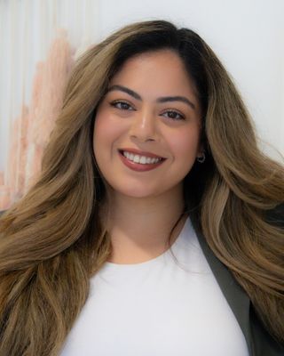 Photo of Shimone DeNiese, Registered Psychotherapist