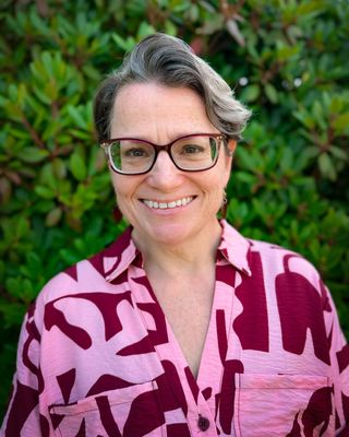 Photo of Jen Poirier, Licensed Clinical Professional Counselor, LCMHC, LCPC