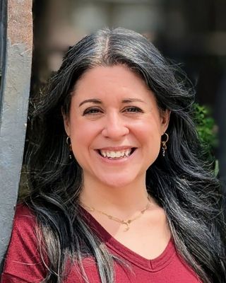 Photo of Colleen Ignatowski, Art Therapist, LCAT