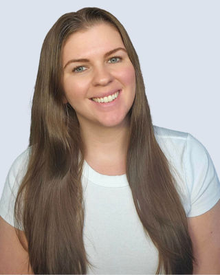 Photo of Emily Ahern, Registered Psychotherapist (Qualifying)
