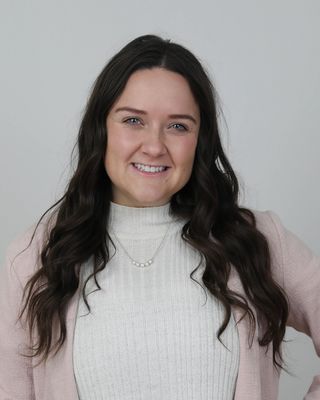 Photo of Amanda Axelrod, Marriage & Family Therapist Associate, MS, LLMFT