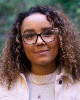 Photo of Kaisha Holmes, Counsellor in Halifax, England