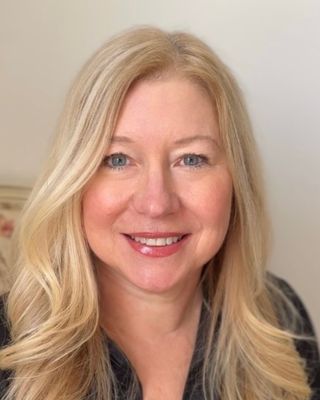 Photo of Lisa Van Hezewijk, Registered Social Worker, MSW, RSW