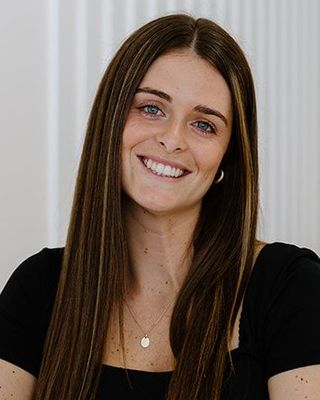 Photo of Lexie Richards, BA, MACP, Registered Psychotherapist (Qualifying)