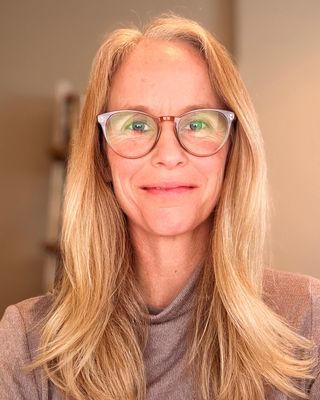Photo of Erin Bradford, Registered Psychotherapist, MEd, RP