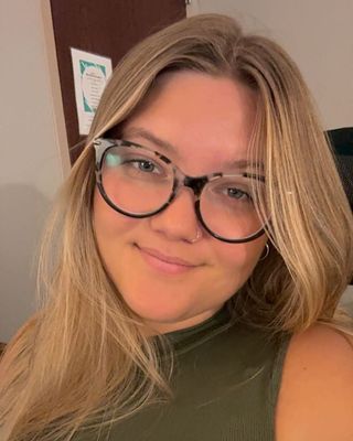 Photo of Lexi Rosansky, Clinical Social Work/Therapist, LLMSW