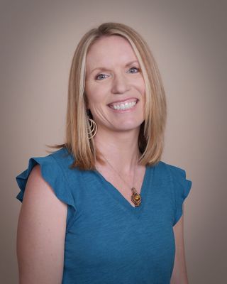 Photo of Lynne Bradshaw, Marriage & Family Therapist Associate in Lincoln, CA