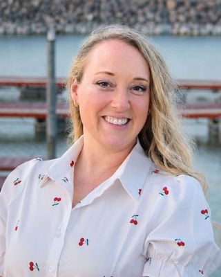 Photo of Lindsey Batista, Clinical Social Work/Therapist, LCSW, PMH-C