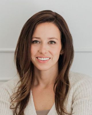 Photo of Roni Bentley, Pre-Licensed Professional