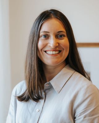 Photo of Kelly Price, Registered Psychotherapist (Qualifying), MACP