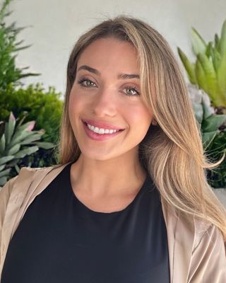 Photo of Hayden Feinberg, Registered Mental Health Counselor Intern, MS, RMHCI, EMDR