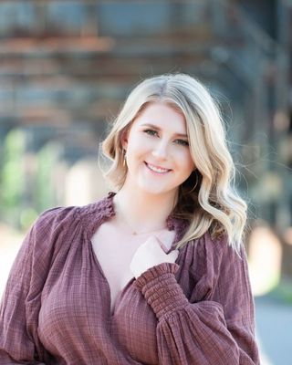 Photo of Catie Tomb, Clinical Social Work/Therapist, MSW, LSW