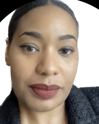 Photo of Dr Alisha Sinclair, Psychologist, PsychD, HCPC - Couns. Psych.