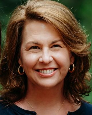 Photo of Jennifer Hamelburg, Marriage & Family Therapist Associate, MA, AMFT, APCC